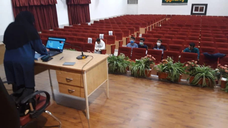 استمرار آموزش حضوری دانشجو معلمان در پردیس شهید چمران 3