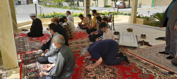 اقامه نماز جماعت ظهر و عصر در پردیس شهید چمران 7