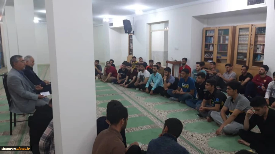 نشست صمیمی مسئولان پردیس شهید چمران با دانشجویان 2