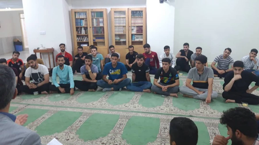 نشست صمیمی مسئولان پردیس شهید چمران با دانشجویان 7