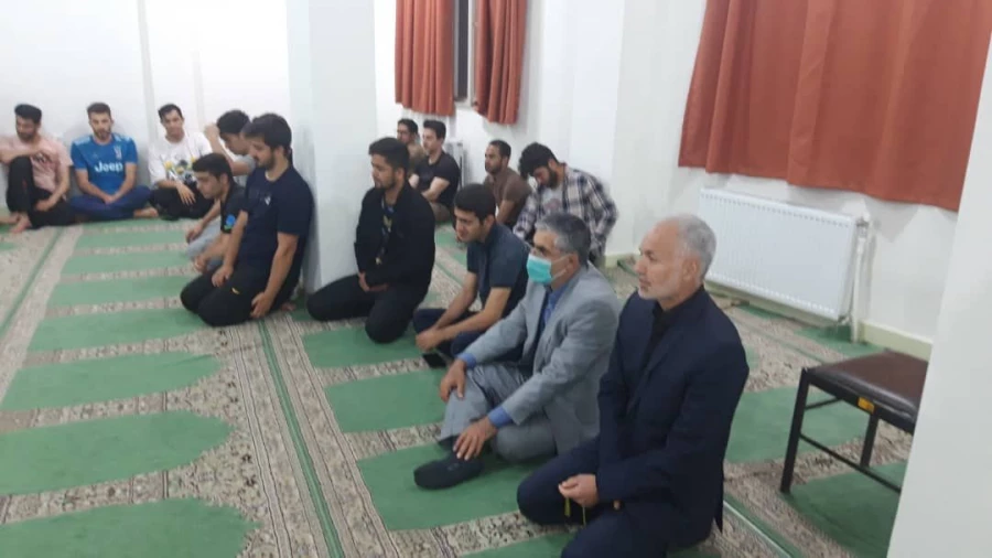 نشست صمیمی مسئولان پردیس شهید چمران با دانشجویان 8