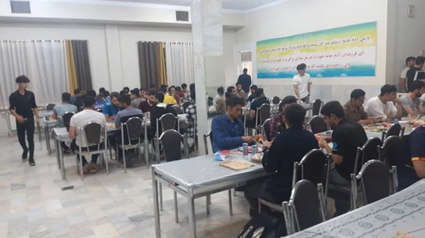 نشست صمیمی مسئولان پردیس شهید چمران با دانشجویان 13