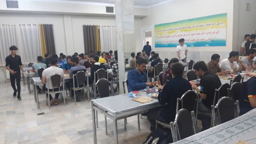 نشست صمیمی مسئولان پردیس شهید چمران با دانشجویان 13