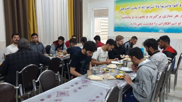 نشست صمیمی مسئولان پردیس شهید چمران با دانشجویان 15