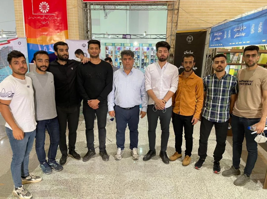 بازدید از سی و سومین نمایشگاه بین المللی کتاب تهران 3