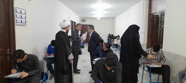 بازدید دکتر آزادی و حجت الاسلام علیخانی از فرایند برگزاری امتحانات حضوری پایان نیمسال تحصیلی 2