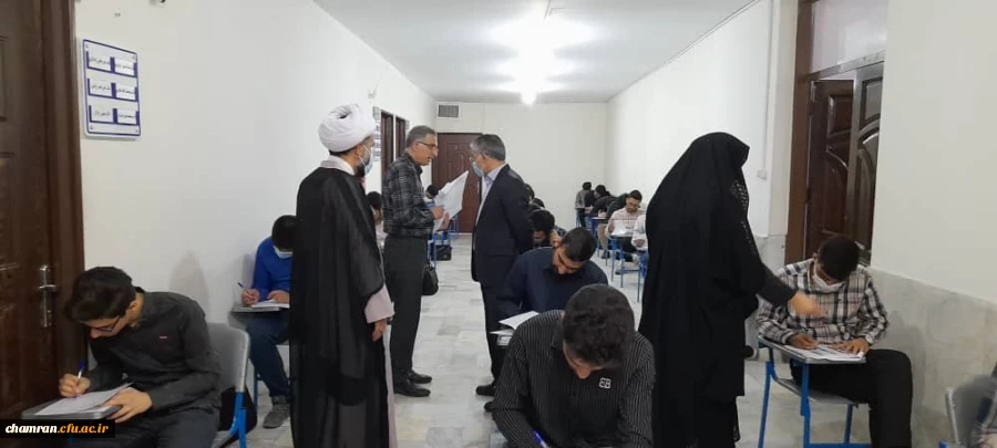بازدید دکتر آزادی و حجت الاسلام علیخانی از فرایند برگزاری امتحانات حضوری پایان نیمسال تحصیلی 2