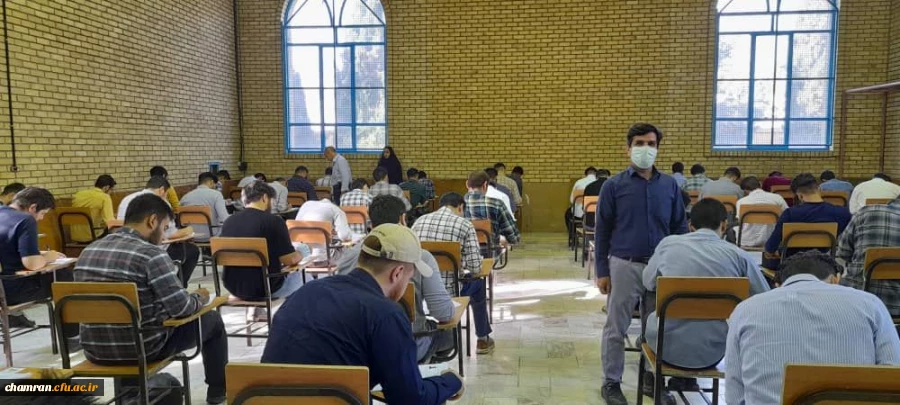 بازدید دکتر آزادی و حجت الاسلام علیخانی از فرایند برگزاری امتحانات حضوری پایان نیمسال تحصیلی 10