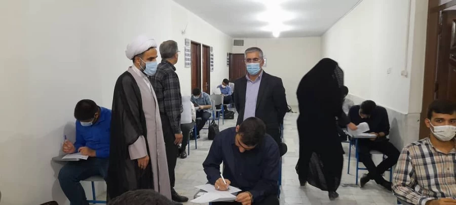 بازدید دکتر آزادی و حجت الاسلام علیخانی از فرایند برگزاری امتحانات حضوری پایان نیمسال تحصیلی 12