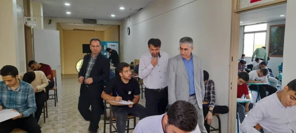 بازدید سرپرست پردیس شهید چمران از برگزاری امتحانات در مراکز شهدای مکه و شهید بهشتی 11