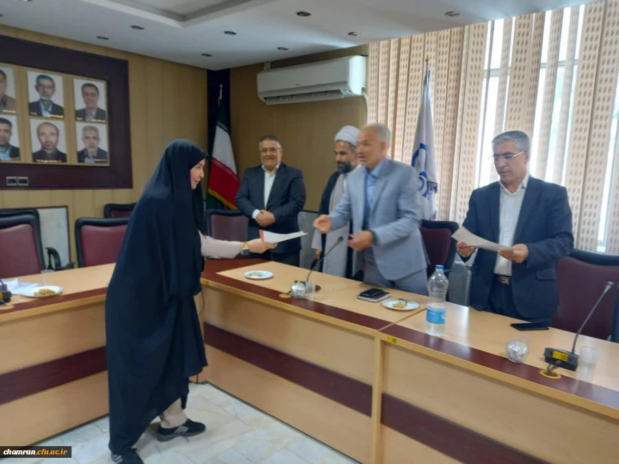 نشست تقدیر از دست اندرکاران برگزاری امتحانات پایان نیمسال تحصیلی 12