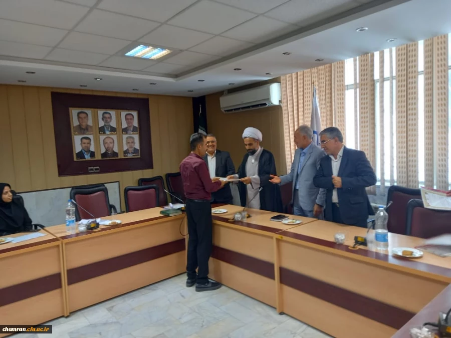 نشست تقدیر از دست اندرکاران برگزاری امتحانات پایان نیمسال تحصیلی 13