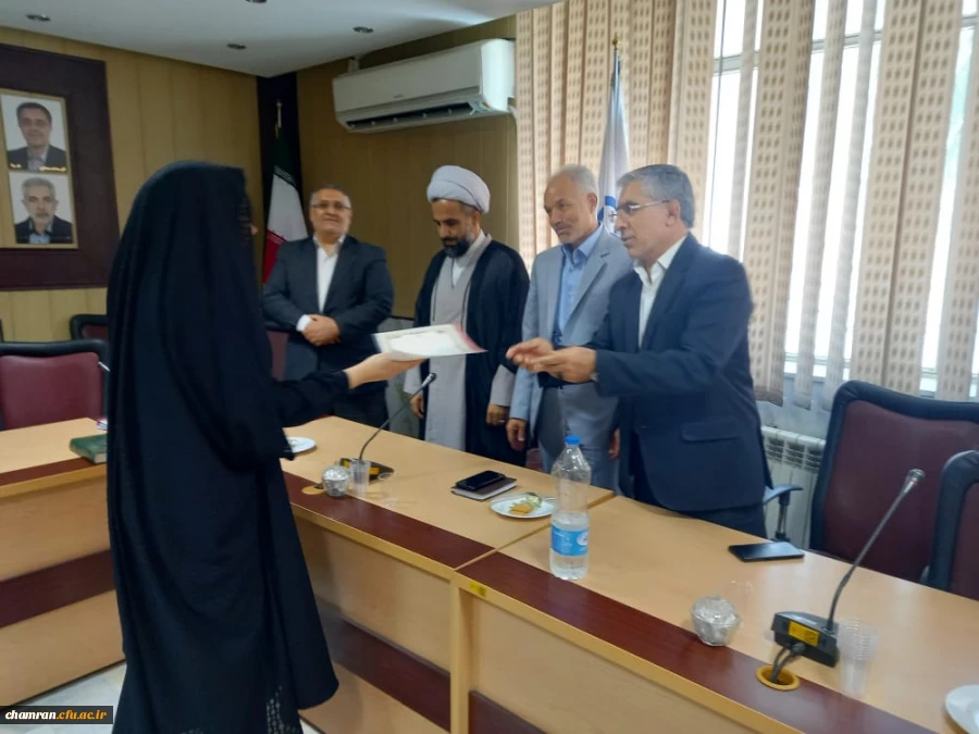 نشست تقدیر از دست اندرکاران برگزاری امتحانات پایان نیمسال تحصیلی 16