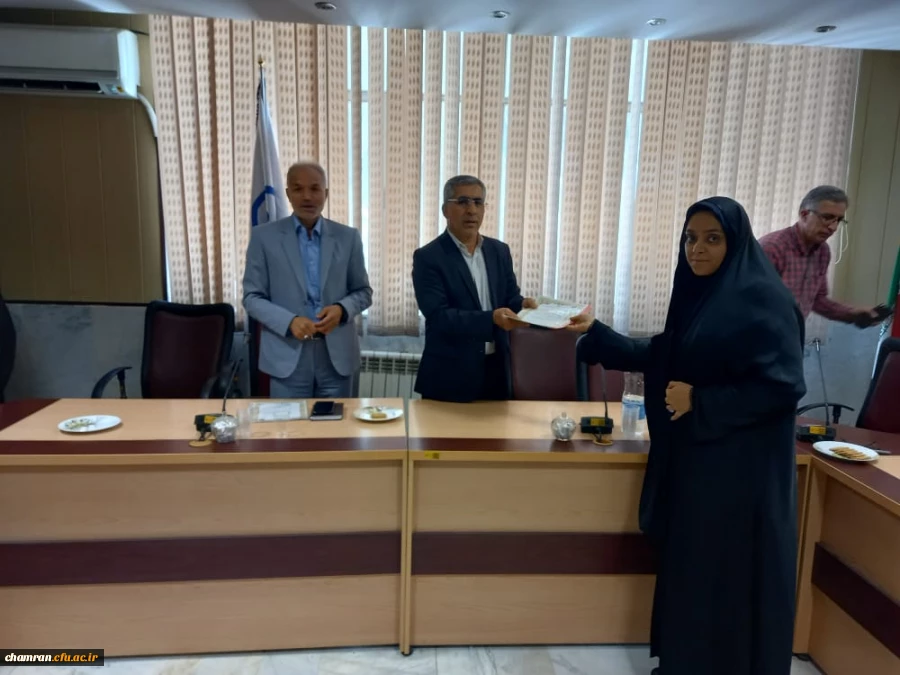 نشست تقدیر از دست اندرکاران برگزاری امتحانات پایان نیمسال تحصیلی 17