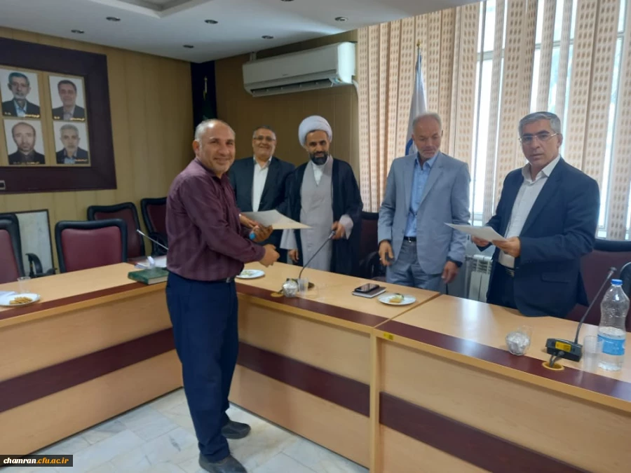 نشست تقدیر از دست اندرکاران برگزاری امتحانات پایان نیمسال تحصیلی 18