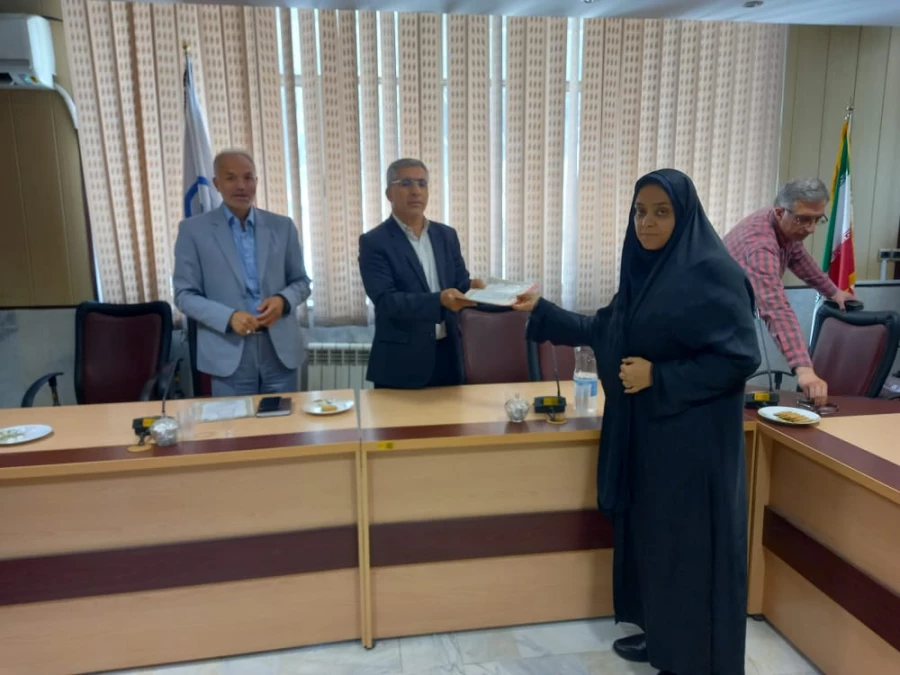 نشست تقدیر از دست اندرکاران برگزاری امتحانات پایان نیمسال تحصیلی 4