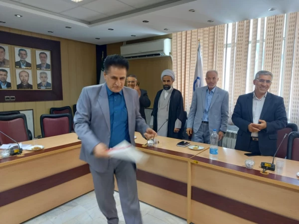 نشست تقدیر از دست اندرکاران برگزاری امتحانات پایان نیمسال تحصیلی 6