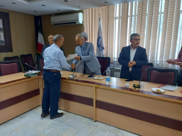 نشست تقدیر از دست اندرکاران برگزاری امتحانات پایان نیمسال تحصیلی 8