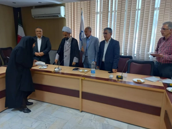 نشست تقدیر از دست اندرکاران برگزاری امتحانات پایان نیمسال تحصیلی 9