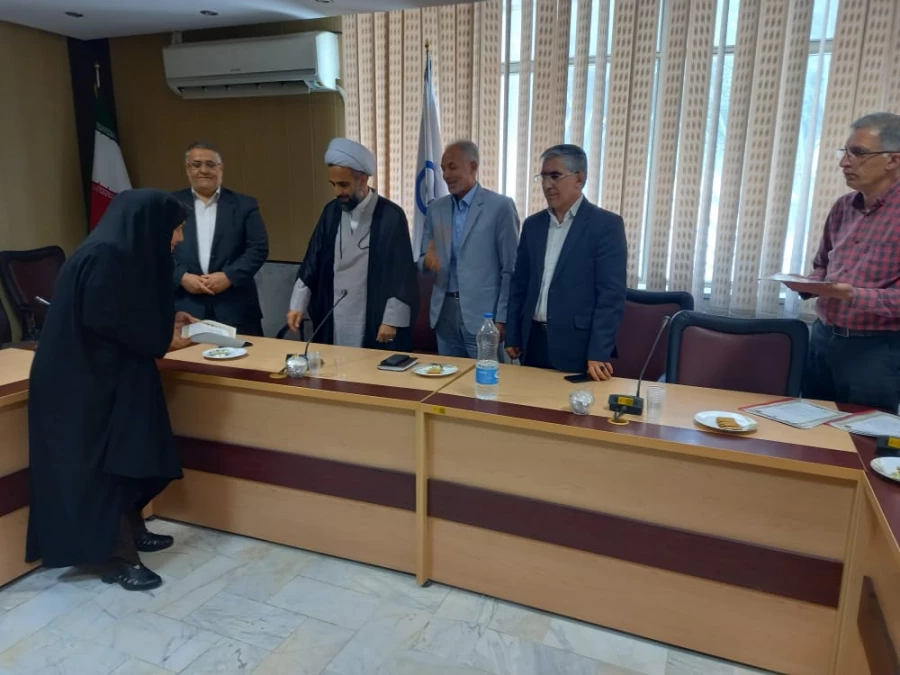 نشست تقدیر از دست اندرکاران برگزاری امتحانات پایان نیمسال تحصیلی 9