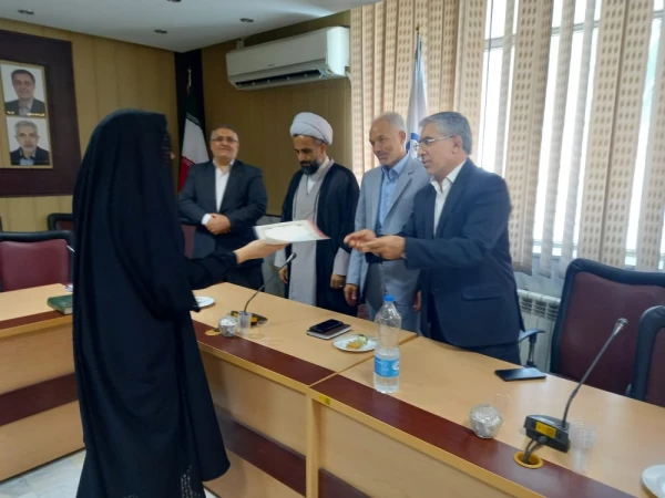 نشست تقدیر از دست اندرکاران برگزاری امتحانات پایان نیمسال تحصیلی 10