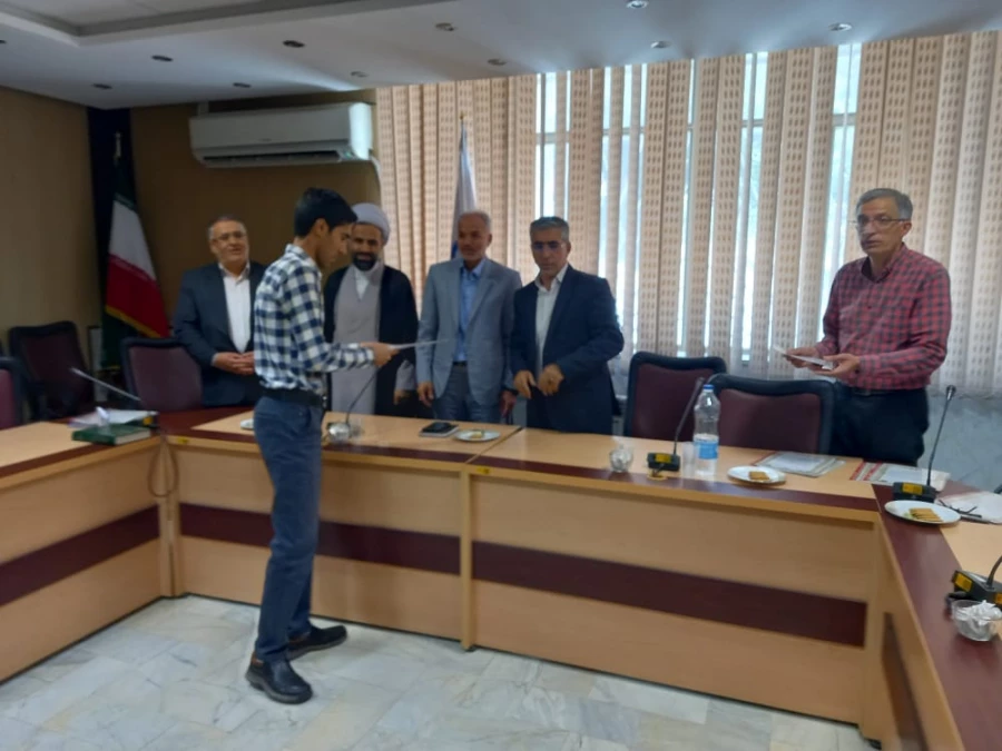 نشست تقدیر از دست اندرکاران برگزاری امتحانات پایان نیمسال تحصیلی 11