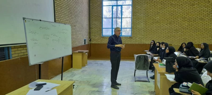 تشکیل کلاس های حضوری مهارت آموزان دوره معلمی در پردیس شهید چمران
 10