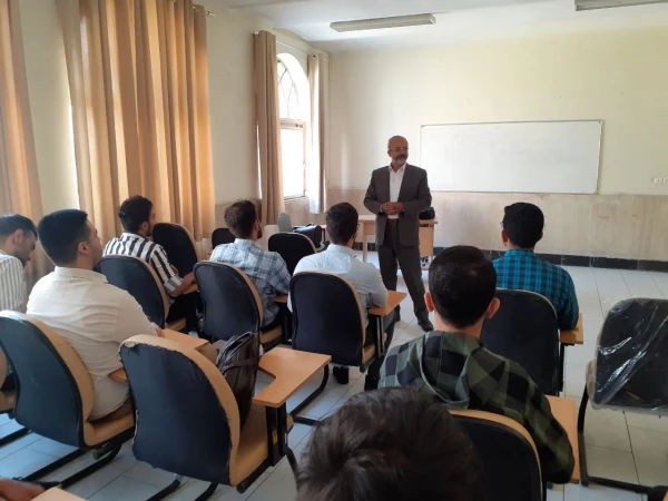 تداوم تشکیل کلاس های حضوری ساختمان باقرالعلوم و سخنرانی دکتر آزادی 5