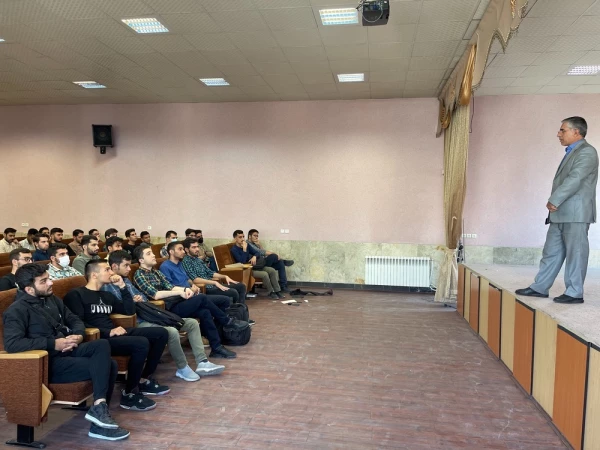 تداوم تشکیل کلاس های حضوری ساختمان باقرالعلوم و سخنرانی دکتر آزادی 8