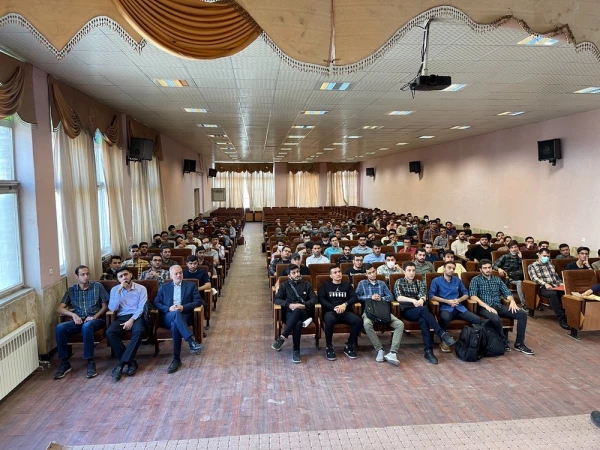 تداوم تشکیل کلاس های حضوری ساختمان باقرالعلوم و سخنرانی دکتر آزادی 9