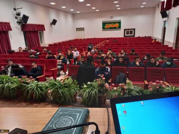 کارگاه آشنایی با ترجمه و تفسیر قران کریم بر مبنای ساحت های ششگانه سند تحول بنیادین
 6