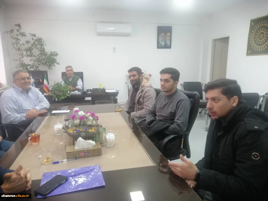 نشست مسئولان پردیس و چند تن از نمایندگان دانشجویان 2