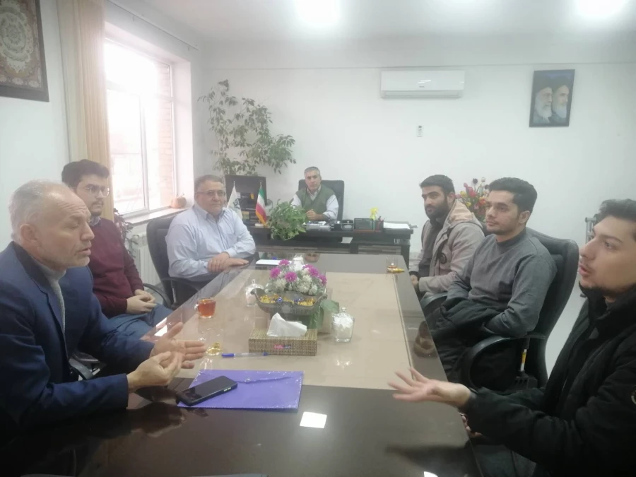 نشست مسئولان پردیس و چند تن از نمایندگان دانشجویان 3