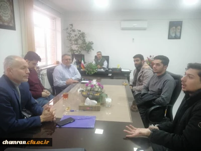 نشست مسئولان پردیس و چند تن از نمایندگان دانشجویان