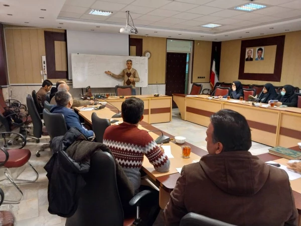 نشست آموزشی در رابطه با نحوه ارزشیابی از یادگیری دانشجو معلمان 2