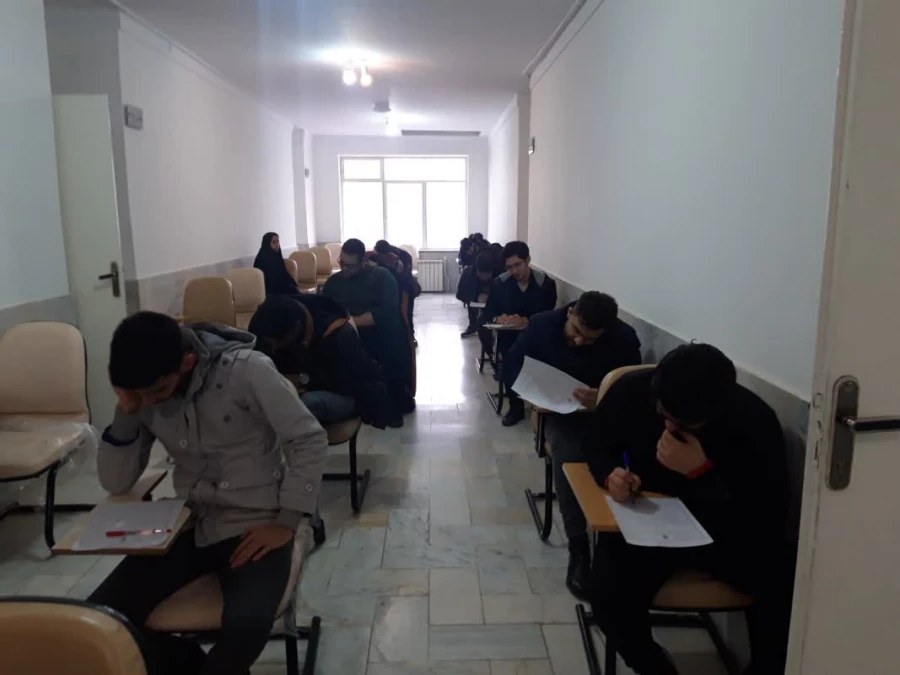آغاز امتحانات حضوری پایان نیمسال اول تحصیلی ۱۴۰۲-۱۴۰۱ 8