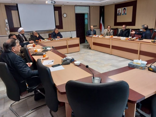 نشست آموزش دانش سیاسی با تاکید بر اندیشه سیاسی در ایران 2