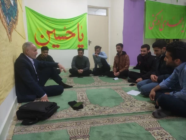 نشست معاون آموزشی، پژوهشی و فرهنگی با دانشجویان فعال فرهنگی
 4