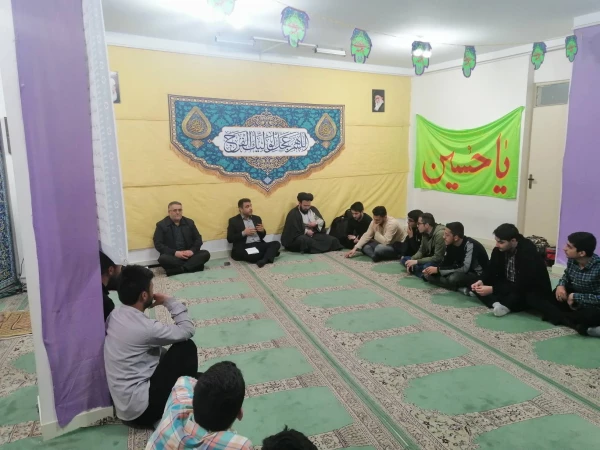 نشست صمیمی سرپرست پردیس شهید چمران با دانشجویان اعزامی به راهیان نور
 3