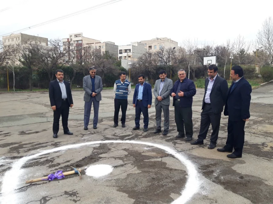 آغاز ساخت زمین چمن مصنوعی در پردیس شهید چمران
 4