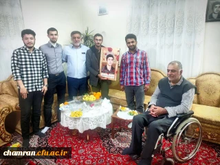 دیدار با خانواده ایثارگر حاج مزدرانی در آخرین پنجشنبه سال 