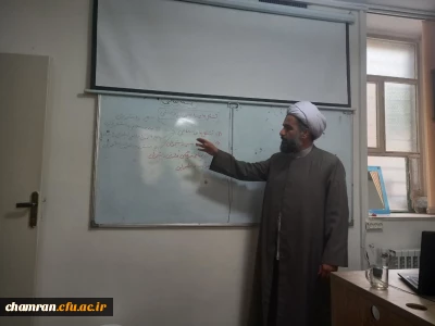 نشست دانشجویان فعال فرهنگی پردیس شهید چمران با حجت الاسلام علیخانی
