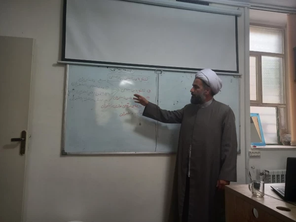 نشست دانشجویان فعال فرهنگی پردیس شهید چمران با حجت الاسلام علیخانی
 2