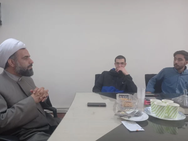 نشست دانشجویان فعال فرهنگی پردیس شهید چمران با حجت الاسلام علیخانی
 2