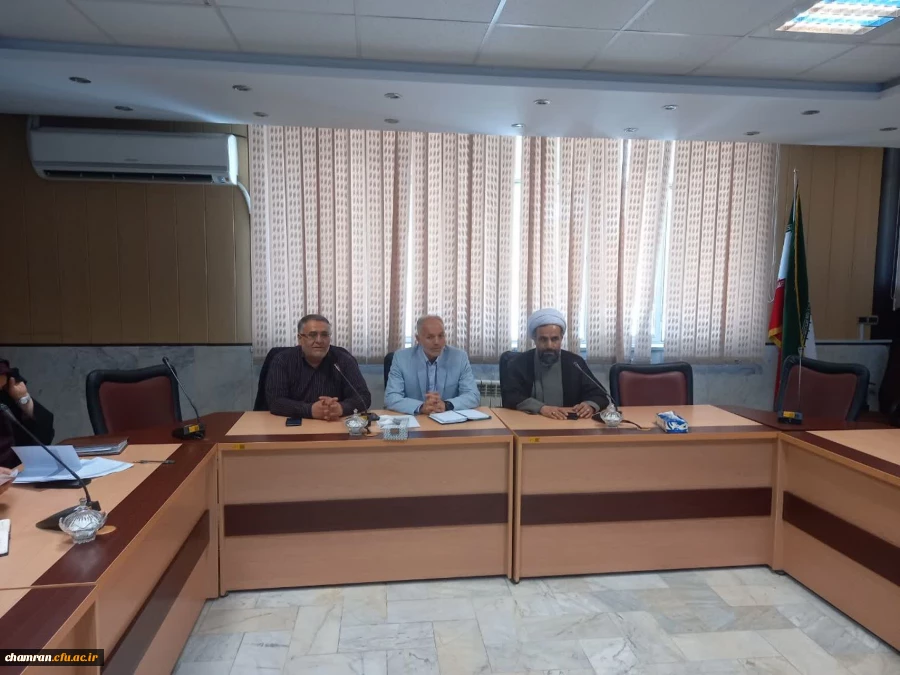 برگزاری نشست توجیهی درباره تکمیل رهنامه
 2