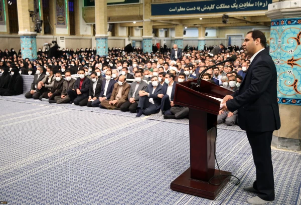 سرمایه گذاری بیشتر بر روی تقویت زیرساختها و ظرفیتهای دستگاههای تربیت معلم بخصوص دانشگاه فرهنگیان
 2