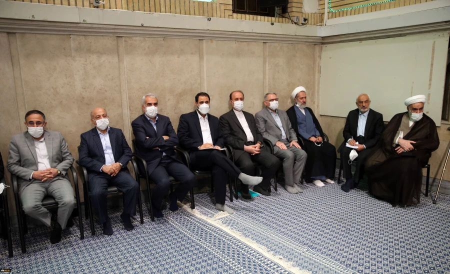 سرمایه گذاری بیشتر بر روی تقویت زیرساختها و ظرفیتهای دستگاههای تربیت معلم بخصوص دانشگاه فرهنگیان
 2