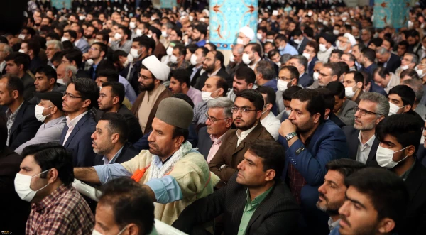 سرمایه گذاری بیشتر بر روی تقویت زیرساختها و ظرفیتهای دستگاههای تربیت معلم بخصوص دانشگاه فرهنگیان
 2