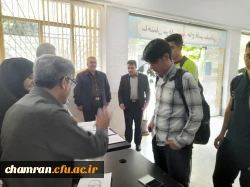 بازدید دکتر اولی از انتخابات شورای صنفی پردیس شهید چمران 3