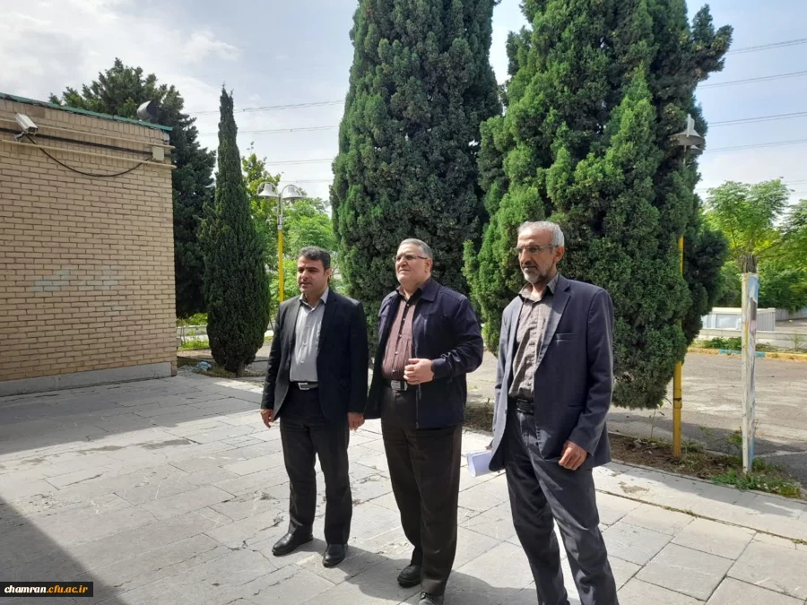 بازدید دکتر اولی از انتخابات شورای صنفی پردیس شهید چمران 5